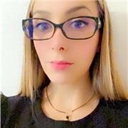 Professeur particulier donne cours à des élèves à distance. Je maîtrise parfaitement le français, je suis titulaire d’un bac littéraire option espagnol d’un lycée international et sais donc m’adapter à tous types d’élèves. De plus, j’ai souvent donné des